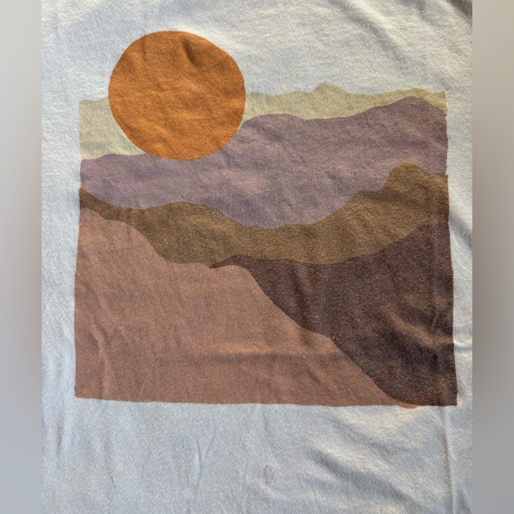 Universal Thread Women’s T-shirt. Large. E1 - Picture 7 of 7